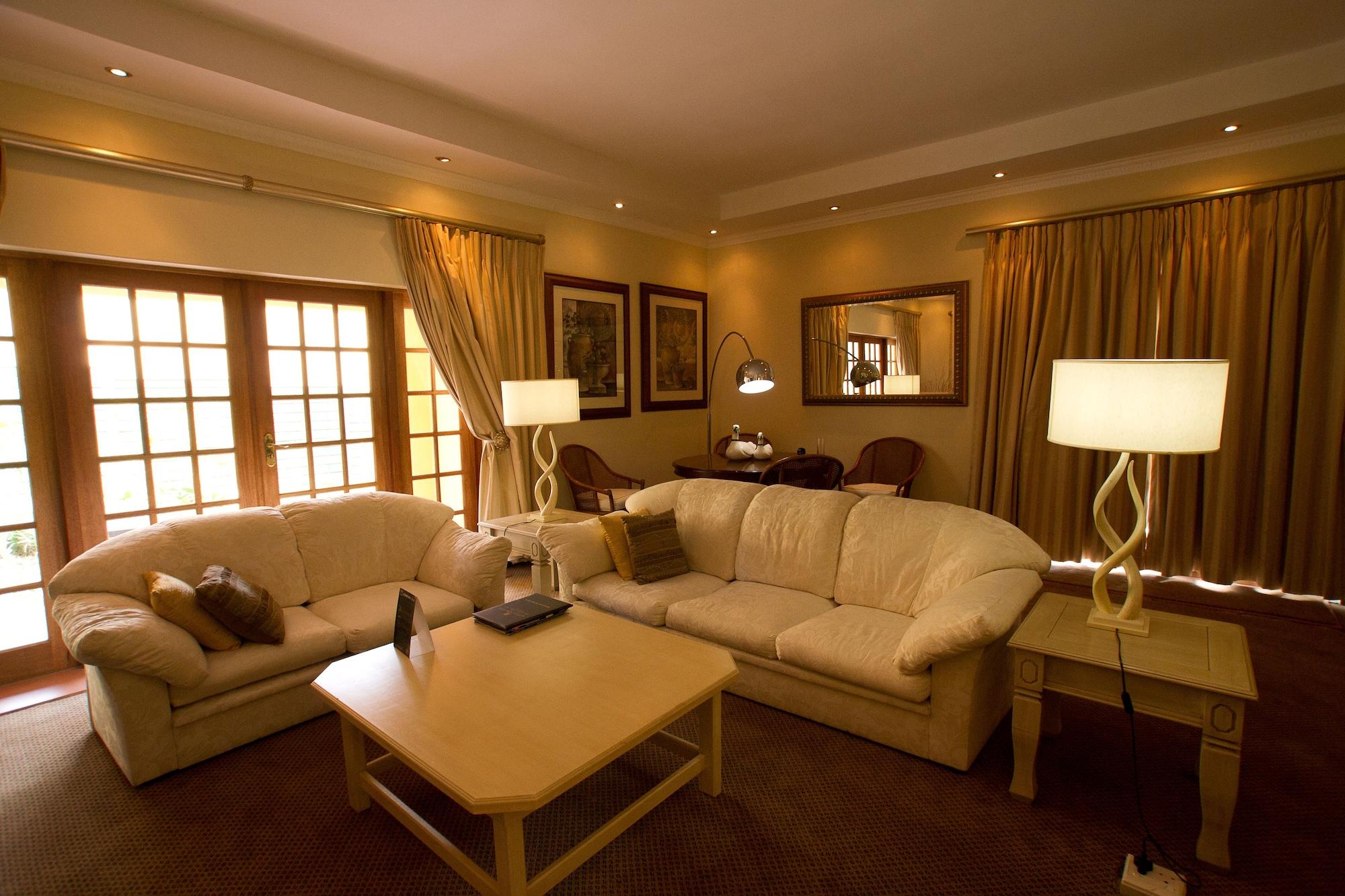 Little Tuscany Boutique Hotel Йоханнесбург Экстерьер фото