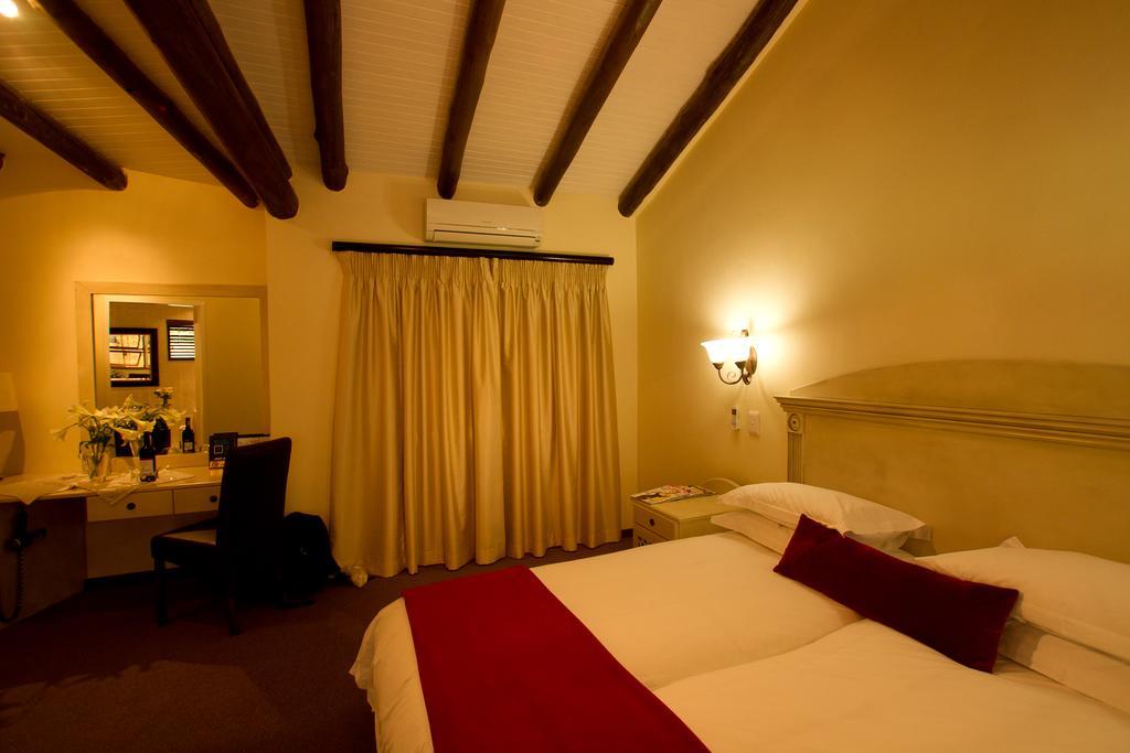 Little Tuscany Boutique Hotel Йоханнесбург Экстерьер фото