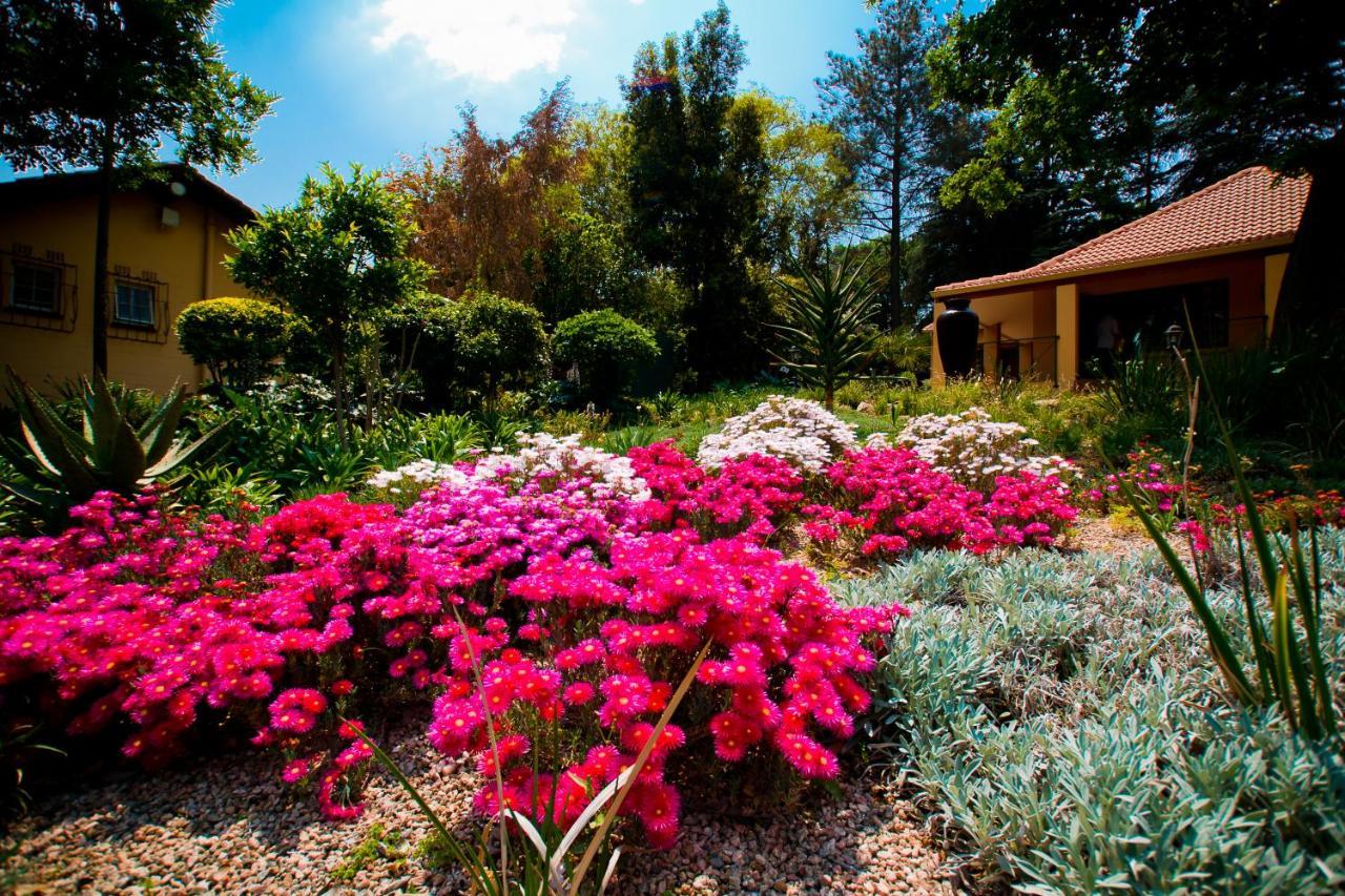 Little Tuscany Boutique Hotel Йоханнесбург Экстерьер фото