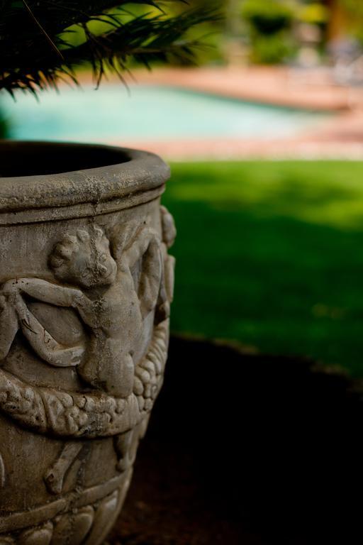 Little Tuscany Boutique Hotel Йоханнесбург Экстерьер фото